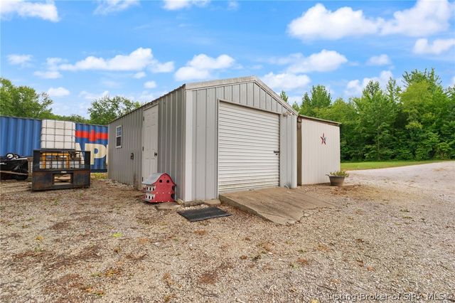 2750 Kings Drive NE, Palmyra, IN 47164