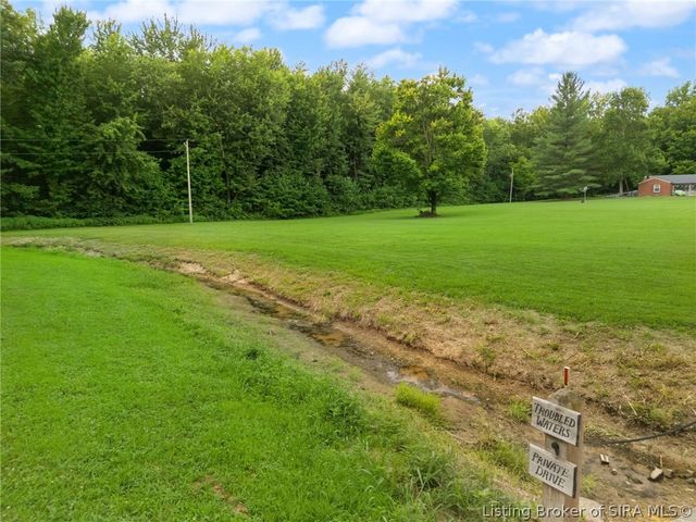 2750 Kings Drive NE, Palmyra, IN 47164