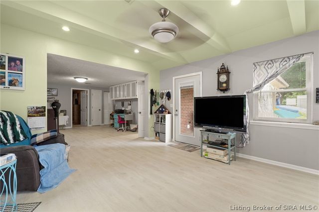 2750 Kings Drive NE, Palmyra, IN 47164