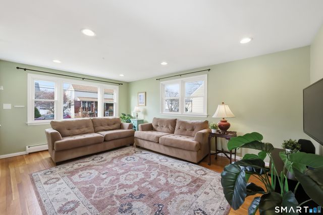 89 North Hoadley Street, Naugatuck, CT 06770