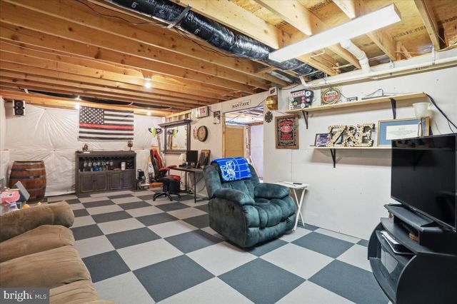 1503 COUNTRY BROOK RD, Toms Brook, VA 22660