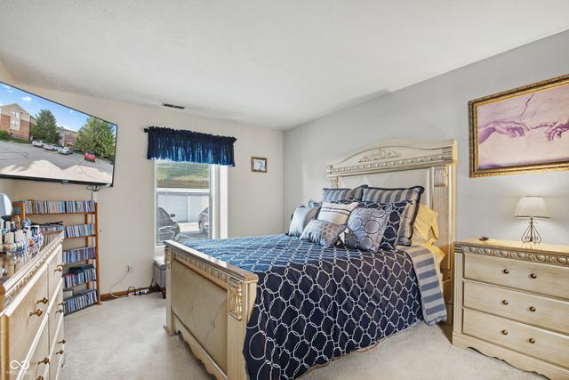 1763 Wellesley Lane 1-C, Indianapolis, IN 46219