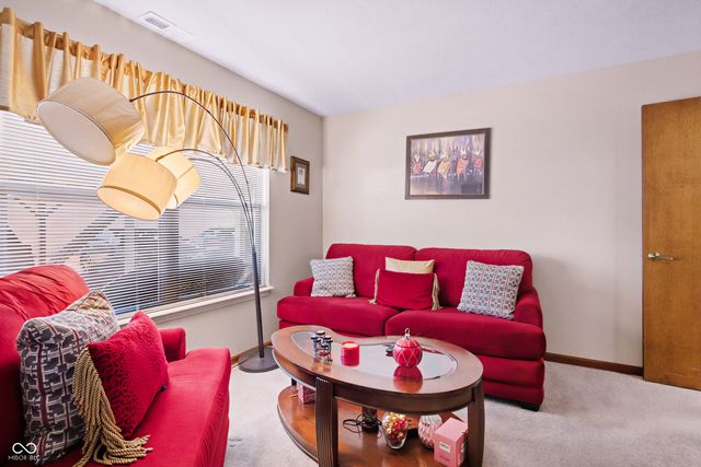 1763 Wellesley Lane 1-C, Indianapolis, IN 46219