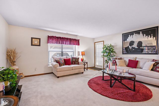 1763 Wellesley Lane 1-C, Indianapolis, IN 46219