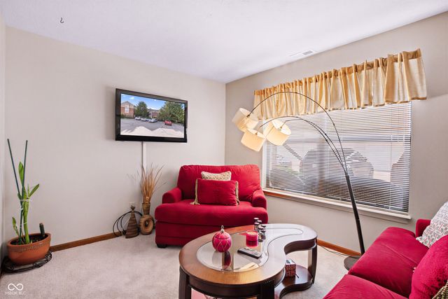 1763 Wellesley Lane 1-C, Indianapolis, IN 46219