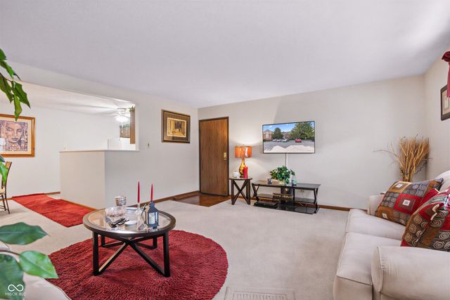 1763 Wellesley Lane 1-C, Indianapolis, IN 46219