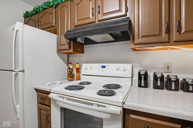 1763 Wellesley Lane 1-C, Indianapolis, IN 46219