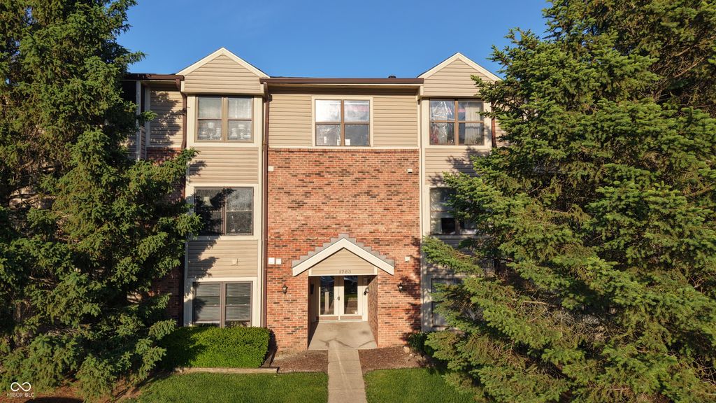 1763 Wellesley Lane 1-C, Indianapolis, IN 46219