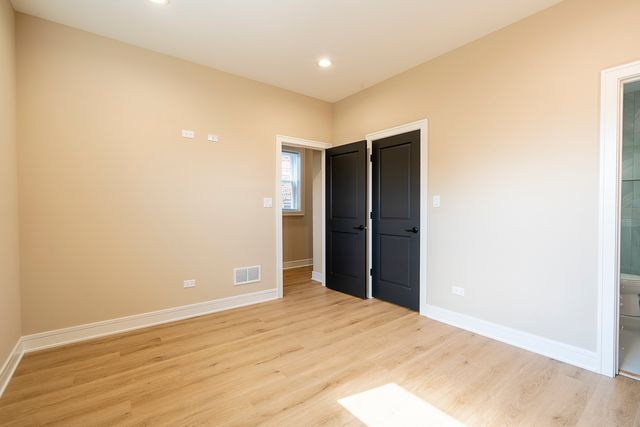 6621 S Drexel Avenue, Chicago, IL 60637