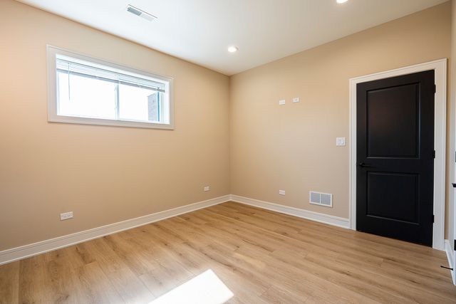 6621 S Drexel Avenue, Chicago, IL 60637