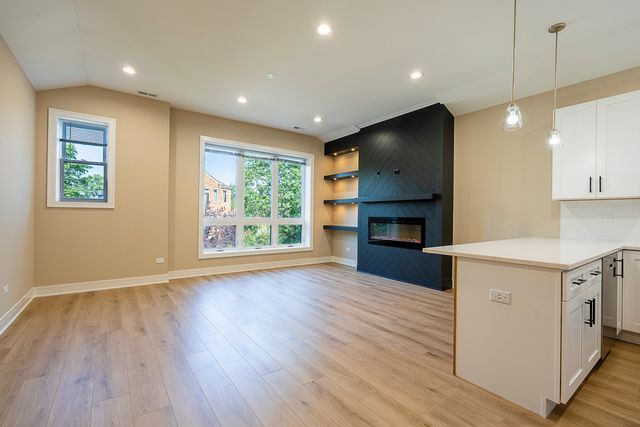 6621 S Drexel Avenue, Chicago, IL 60637
