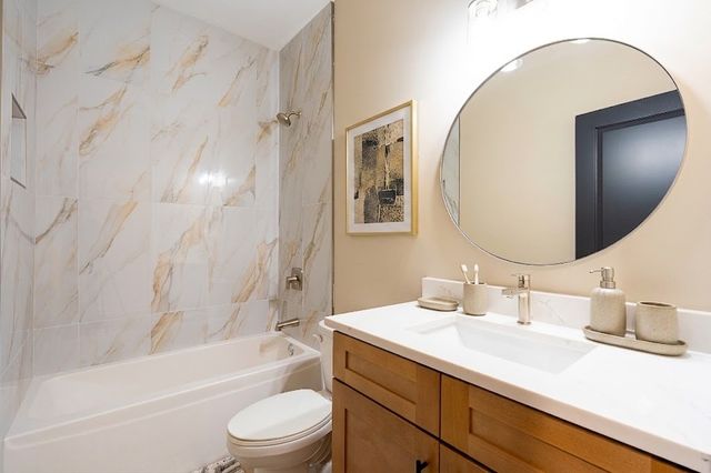 6621 S Drexel Avenue, Chicago, IL 60637