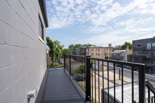 6621 S Drexel Avenue, Chicago, IL 60637
