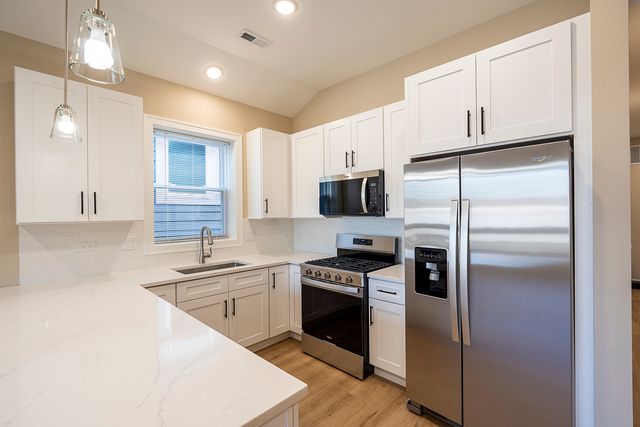 6621 S Drexel Avenue, Chicago, IL 60637