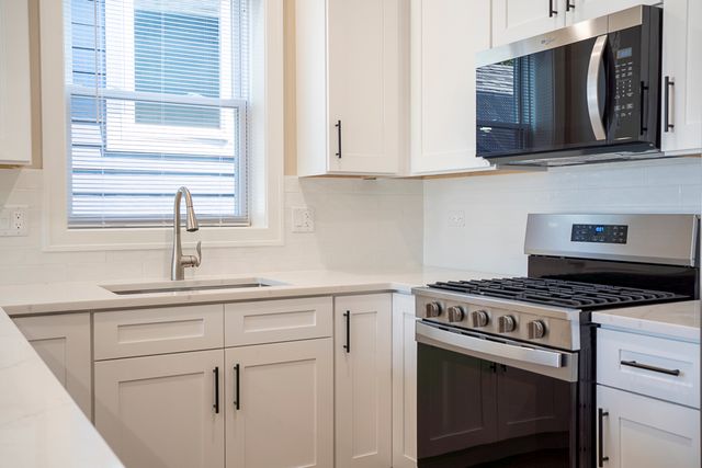 6621 S Drexel Avenue, Chicago, IL 60637
