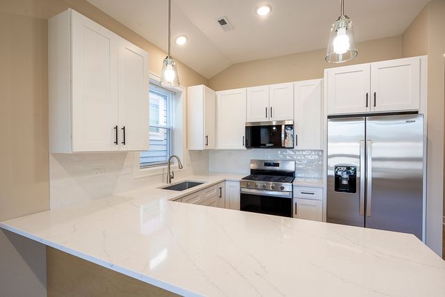 6621 S Drexel Avenue, Chicago, IL 60637