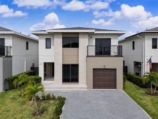 227 NW 13th Place, Florida City, FL 33034