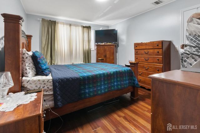 395 College Drive, Edison, NJ 08817