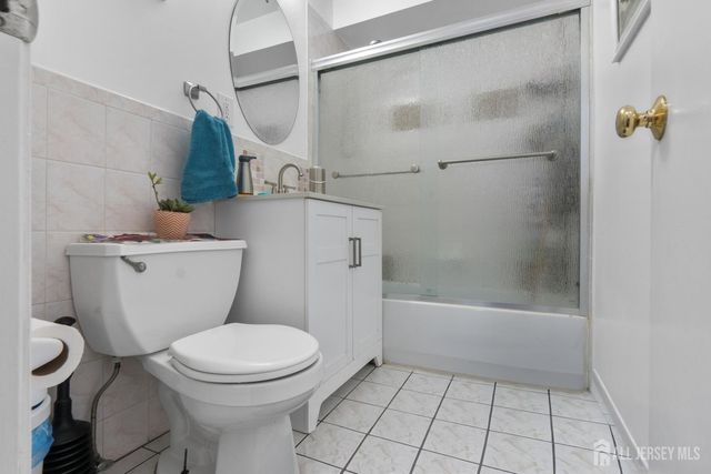 395 College Drive, Edison, NJ 08817