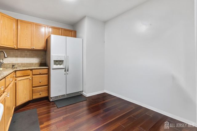 395 College Drive, Edison, NJ 08817