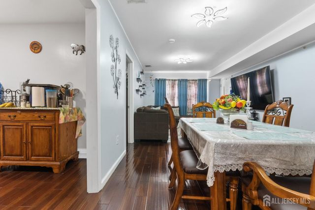 395 College Drive, Edison, NJ 08817