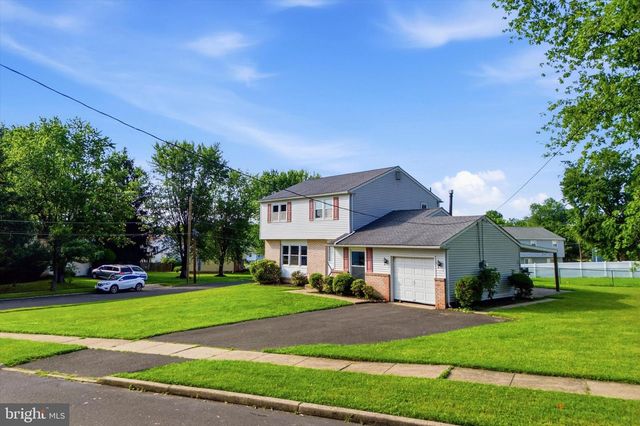 450 COLDSPRING RD, Southampton, PA 18966