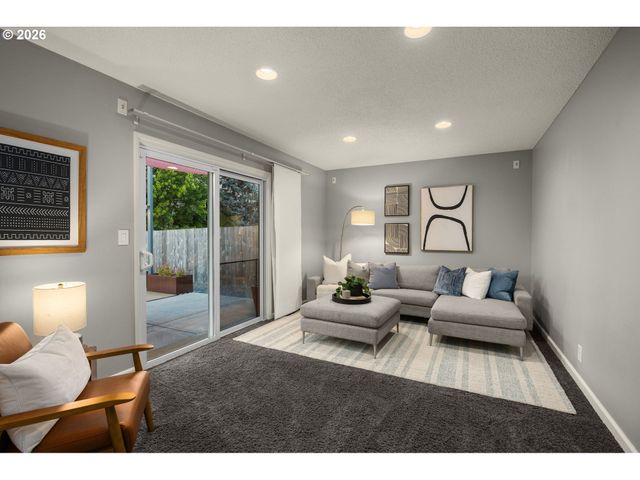17915 Nw TILLAMOOK Dr, Portland, OR 97229
