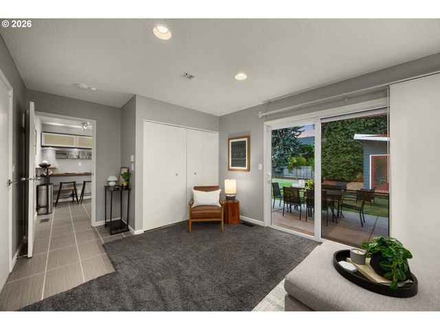 17915 Nw TILLAMOOK Dr, Portland, OR 97229