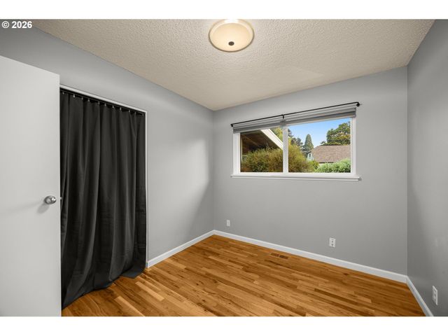 17915 Nw TILLAMOOK Dr, Portland, OR 97229