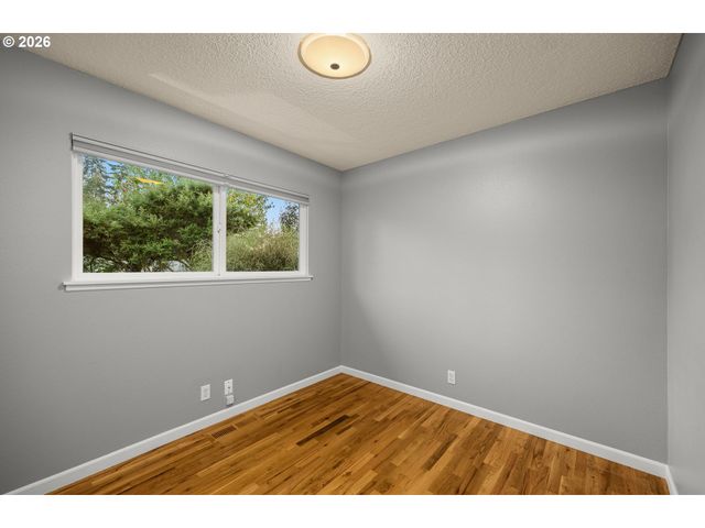 17915 Nw TILLAMOOK Dr, Portland, OR 97229