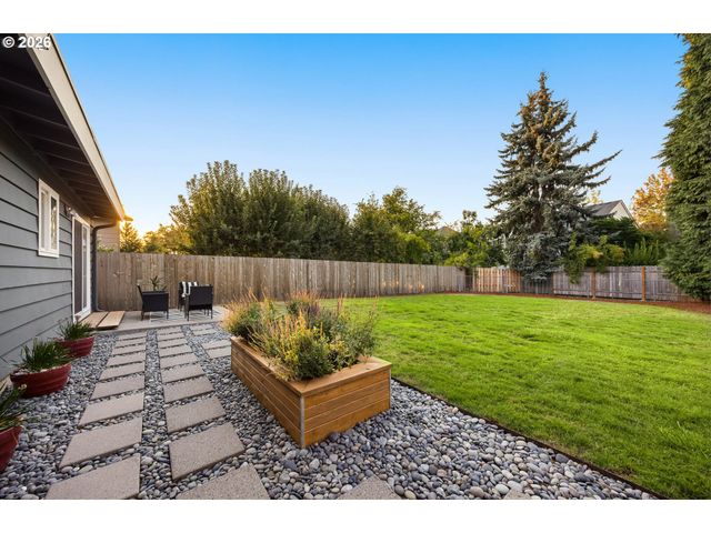 17915 Nw TILLAMOOK Dr, Portland, OR 97229