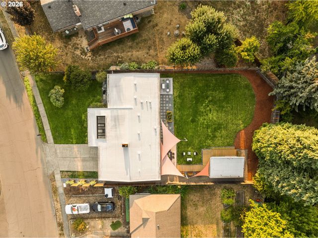 17915 Nw TILLAMOOK Dr, Portland, OR 97229