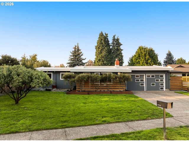 17915 Nw TILLAMOOK Dr, Portland, OR 97229