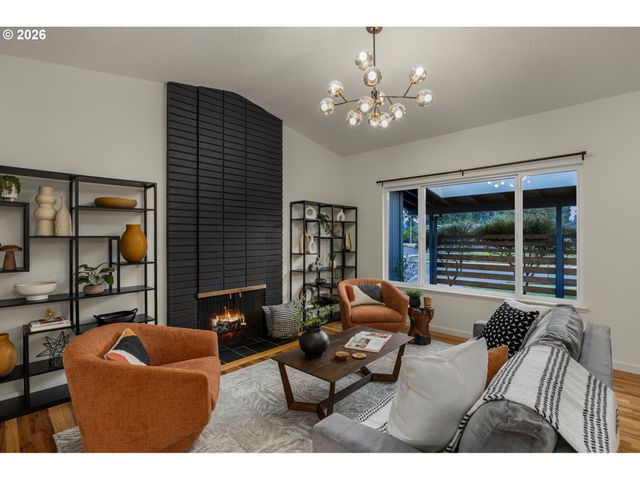 17915 Nw TILLAMOOK Dr, Portland, OR 97229