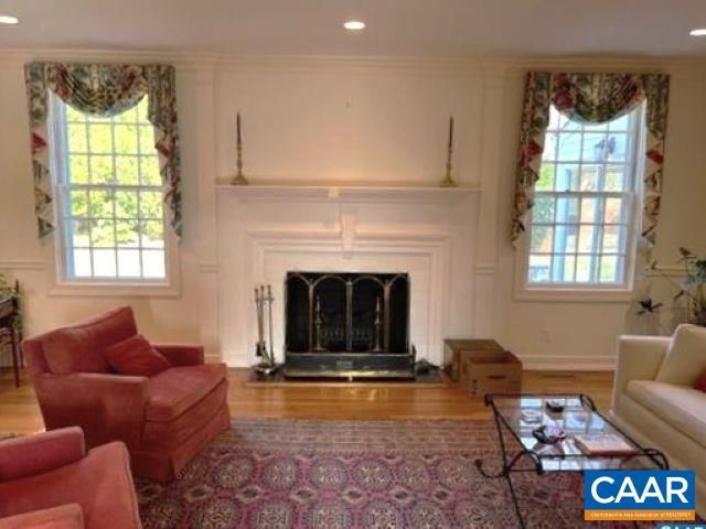 20 EDNAM VILLAGE ST, Charlottesville, VA 22903