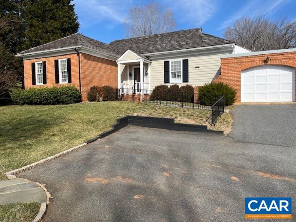 20 EDNAM VILLAGE ST, Charlottesville, VA 22903