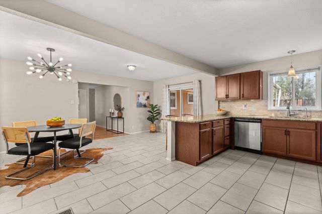 9527 Shoshone Road NE, Albuquerque, NM 87111