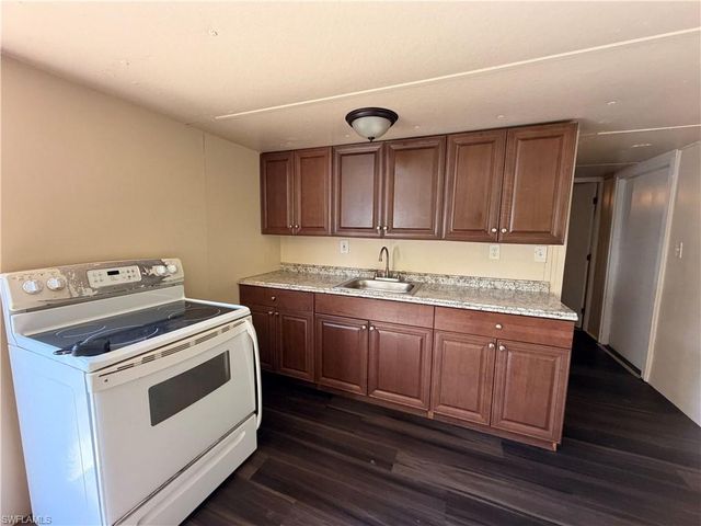 7962 Breeze DR, North Fort Myers, FL 33917