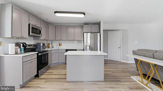 7105 FRIENDSHIP RD, Clinton, MD 20735