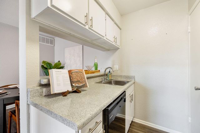 8701 Town Park Drive 9-1219, Houston, TX 77036