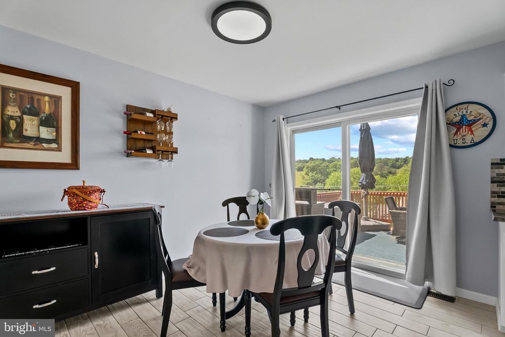 Image 10 of property listing at 106 LARKHILL CT, Westminster, MD 21157