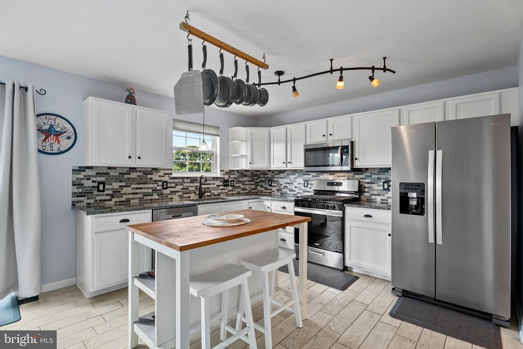 Image 12 of property listing at 106 LARKHILL CT, Westminster, MD 21157