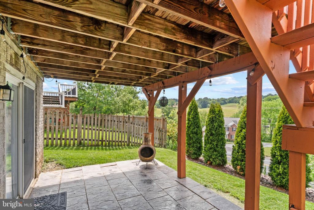 Image 31 of property listing at 106 LARKHILL CT, Westminster, MD 21157