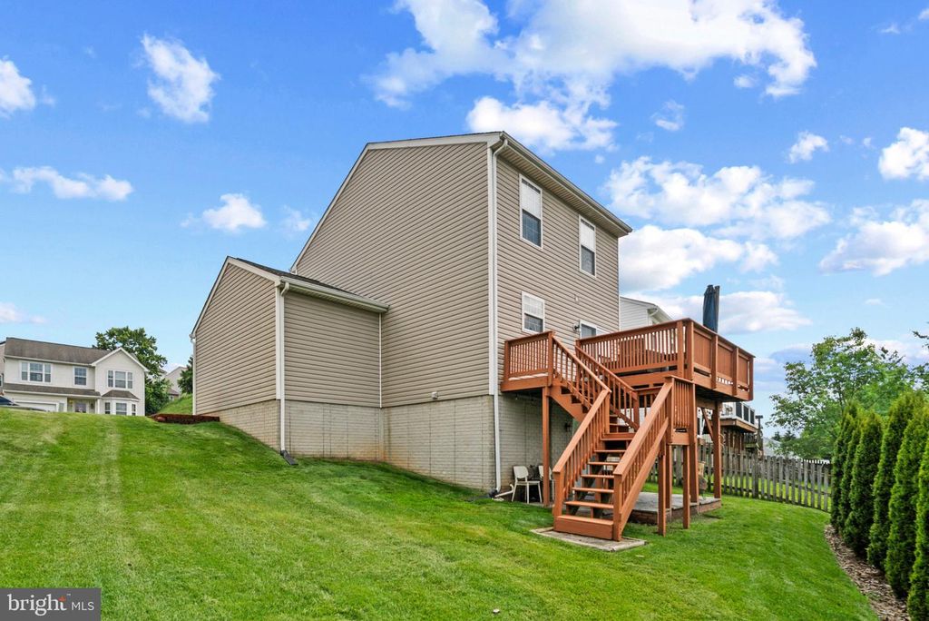 Image 33 of property listing at 106 LARKHILL CT, Westminster, MD 21157