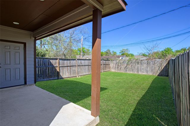 9306 Bean Street Street B, Houston, TX 77028