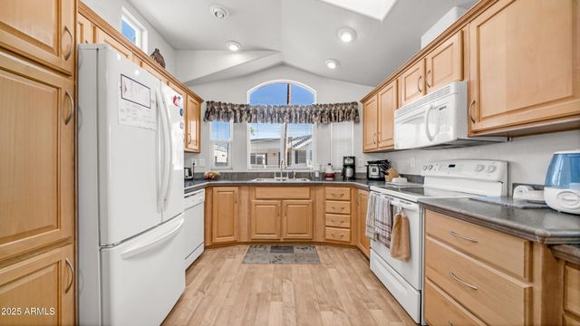 167 LIMESTONE Drive 167, Apache Junction, AZ 85119