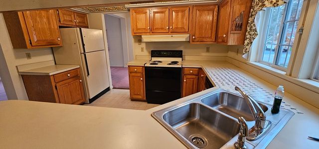 96 Trailwood Drive, Bridgewater, MA 02324