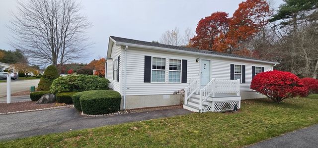 96 Trailwood Drive, Bridgewater, MA 02324