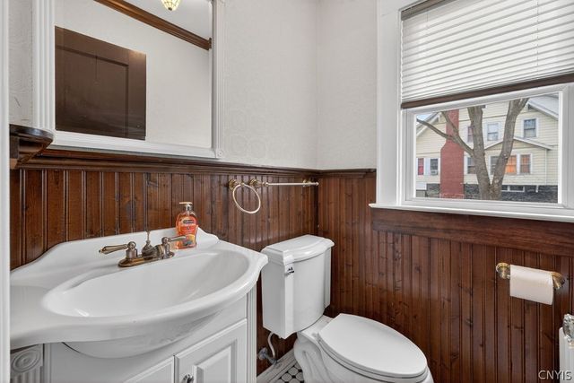 1062 Bellevue Avenue, Syracuse, NY 13204