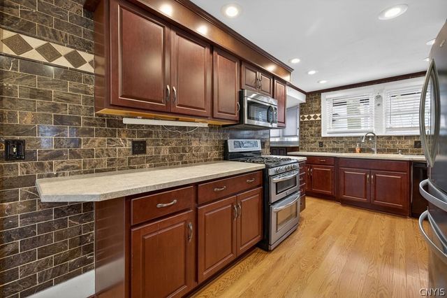 1062 Bellevue Avenue, Syracuse, NY 13204